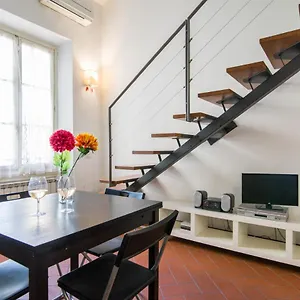 https://della-scala-modern-apartment.it-tuscanyhotel.com